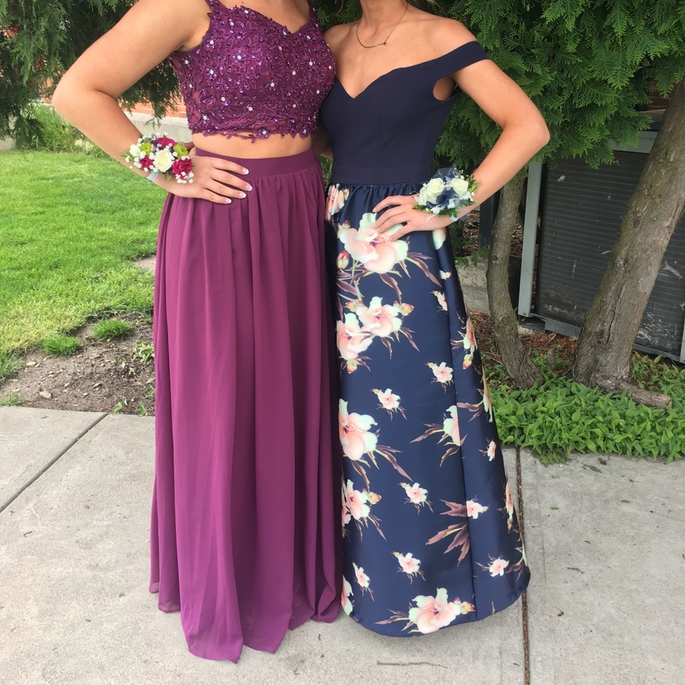 PROM DRESS - Picture 4 of 4